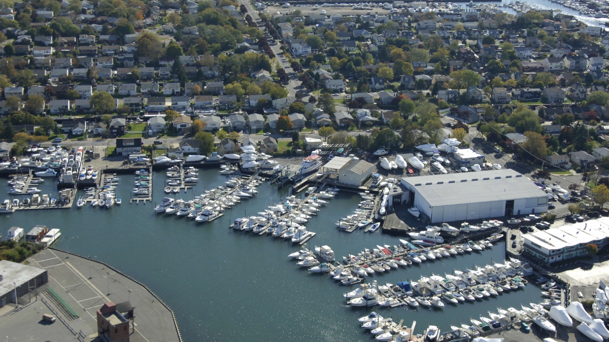 Private Transfer from JFK Airport to Freeport in a Luxury Limo