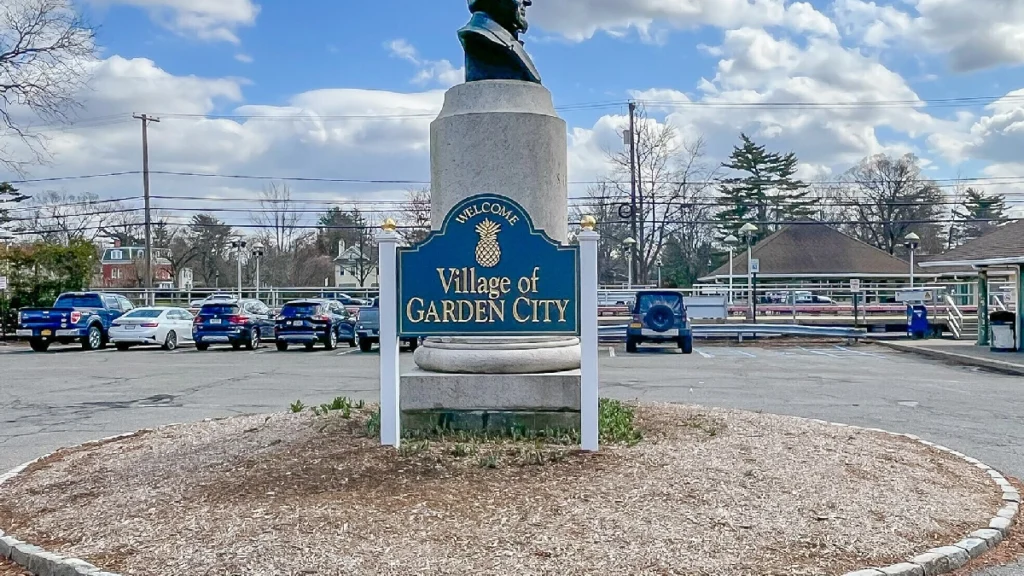 Private Transfer from JFK Airport to Garden City – Luxury Limo Service