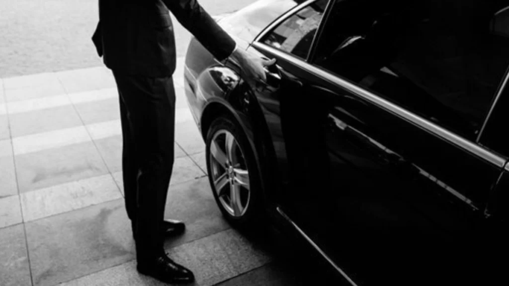 Luxury black car providing transportation from New York to Newark Airport